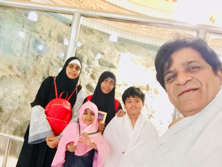 Artist Ali with family in Macca.
