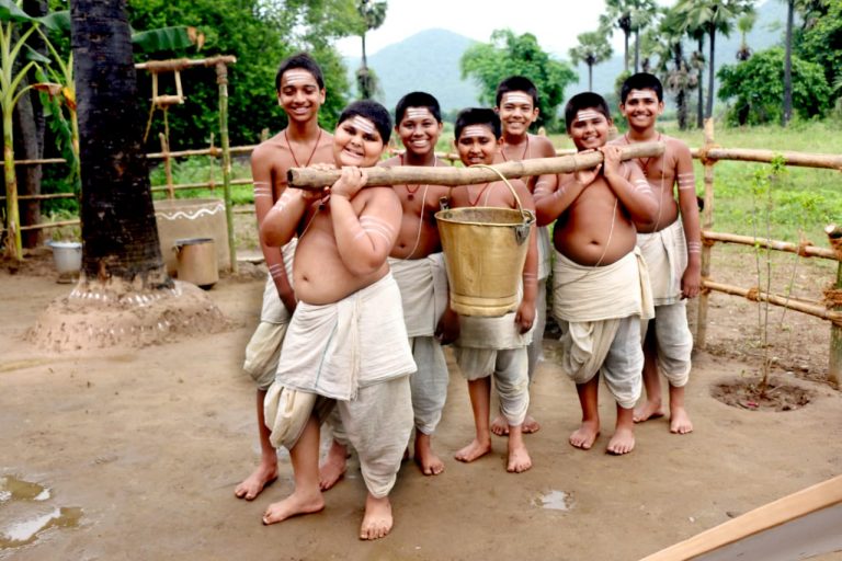 డైరెక్టర్ మారుతీ విడుదల చేసిన పరమానందయ్య శిష్యుల కథ  3డి టీజర్
