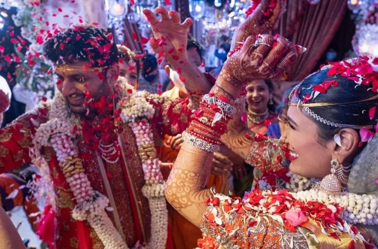 Here are the some pics from the beautiful wedding of actor nithiin and Shalini.