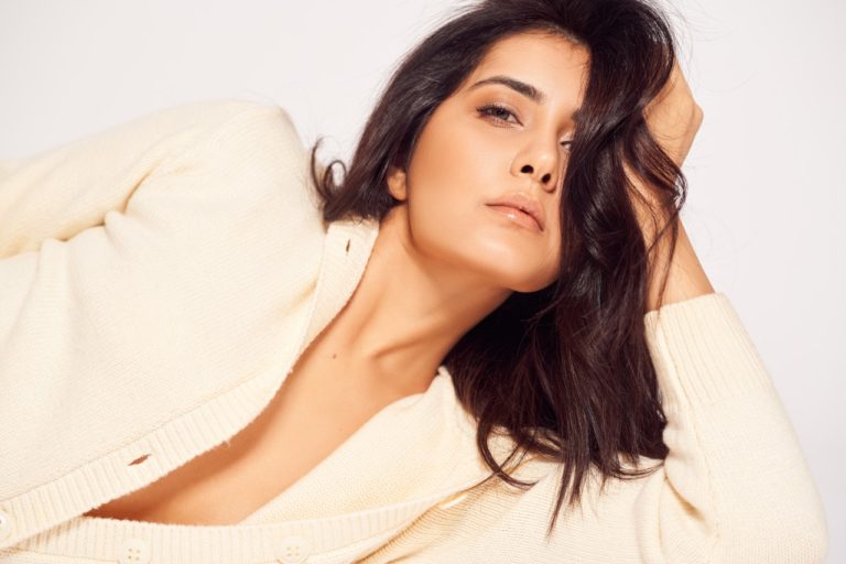 Check out the Pictures of Raashi Khanna