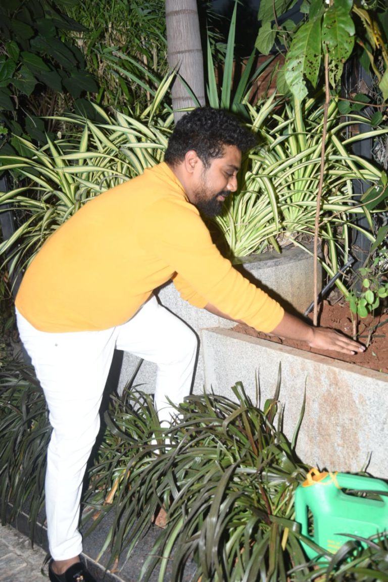 గ్రీన్ ఇండియా ఛాలెంజ్ ను స్వీకరించి మొక్కలు నాటిన యువ నిర్మాత గౌరీ కృష్ణ