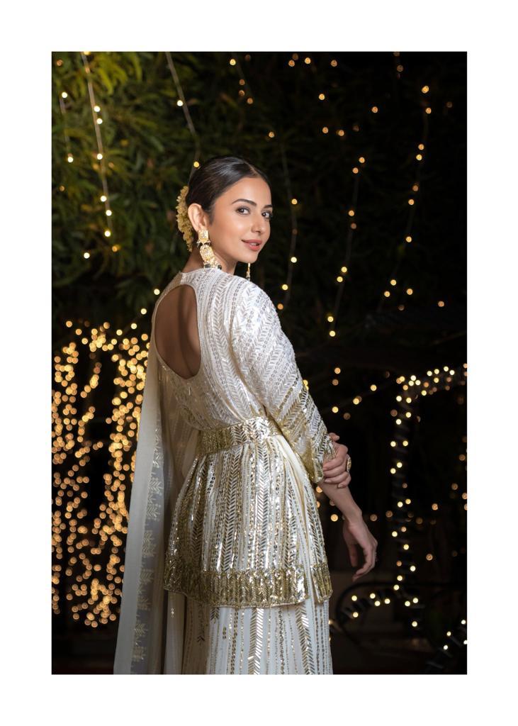 Shining beauty Rakulpreet festive elegance and cuteness.