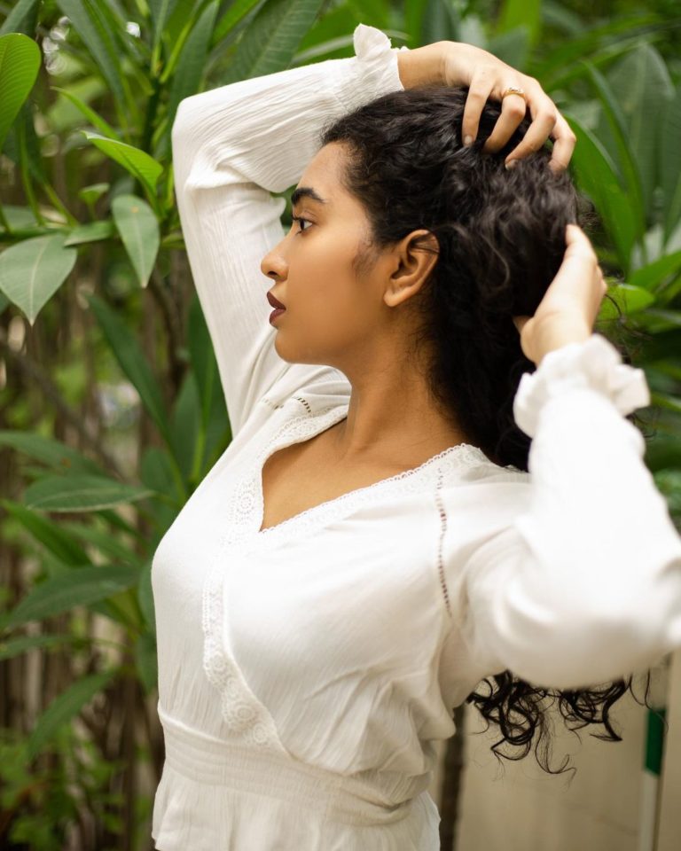 Simple and stunning the gorgeous Shivathmika