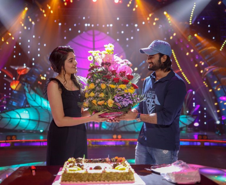 Macherla Niyojakavargam Lead actress Krithi Shetty Birthday Pics