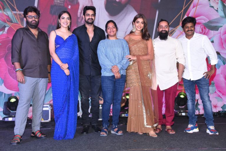 ‘వరుడు కావలెను’ మంచి ప్రేమకథ థియేటర్‌లోనే ఆస్వాదించండి – పూజాహెగ్డే