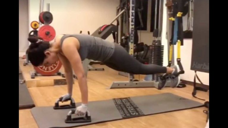 Samantha not skips this on Christmas