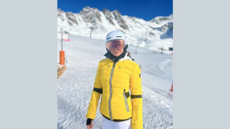 Samantha goes fun skiing