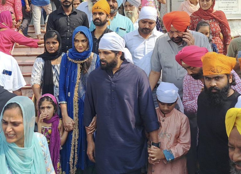 Icon Star alluarjun made his wife Allu SnehaReddy’s birthday special