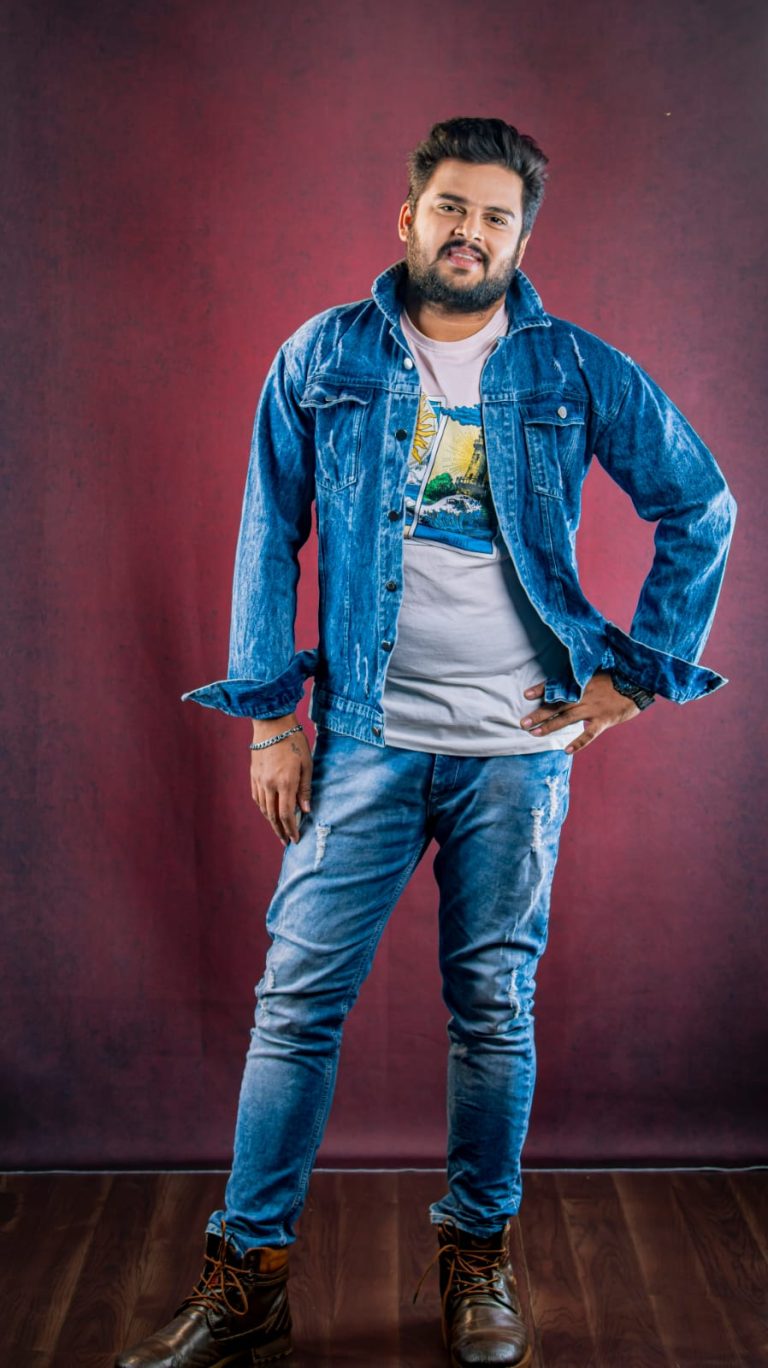 ఒకేసారి రెండు సినిమాలు.. పిల్లలమర్రి రవితేజకు బెస్ట్ విషెస్