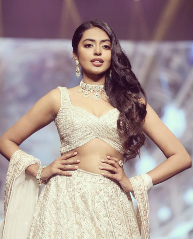 Gorgeous Shivani Rajashekar walks in a beautiful ivory-white lehenga