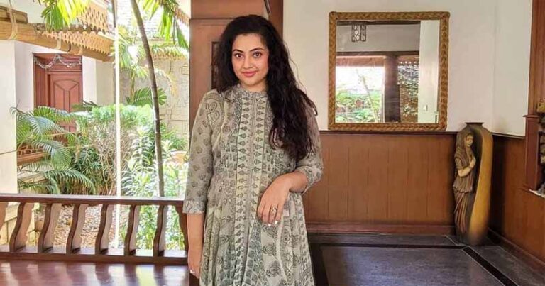 ఇంతవరకు ఒక్క బోల్డ్ సీన్ లో కూడా నటించని హీరోయిన్ ఎవరో తెలుసా..?