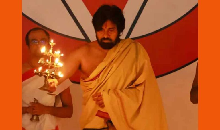 పవన్ ఏ పని చేసిన ట్రెండ్ సెట్ చేస్తుందంతే..