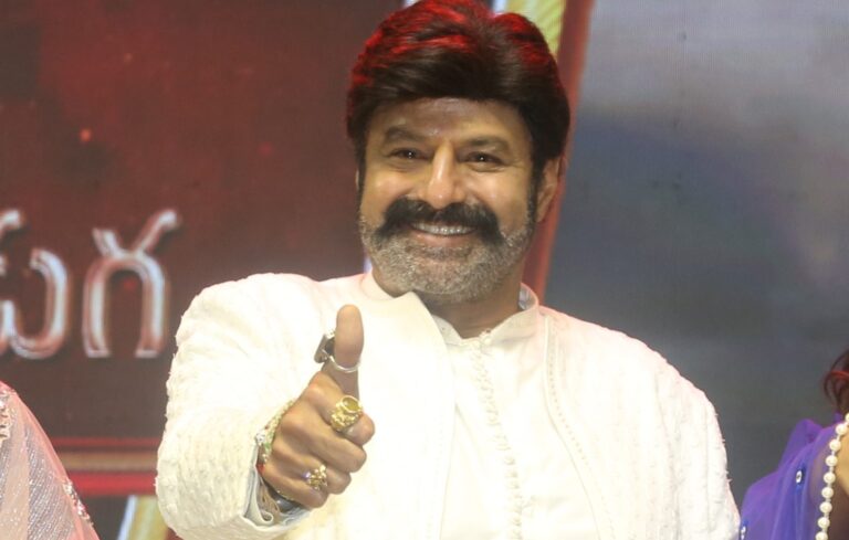 ఆరుడైన పురసకరం అందుకున్న హీరో బాలకృష్ణ