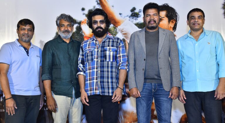 ‘గేమ్ చేంజర్’ ట్రైలర్ లో ప్రతీ షాట్ అద్భుతంగా అనిపించింది…ట్రైలర్ లాంచ్ ఈవెంట్లో రాజమౌళి