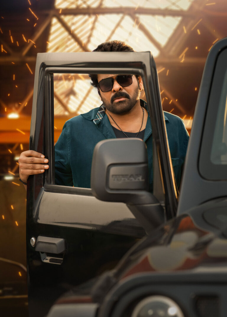 హైదరాబాద్ లో మ్యాసీవ్ సెట్ లో చిరంజీవి ఇంట్రో సాంగ్ షూటింగ్