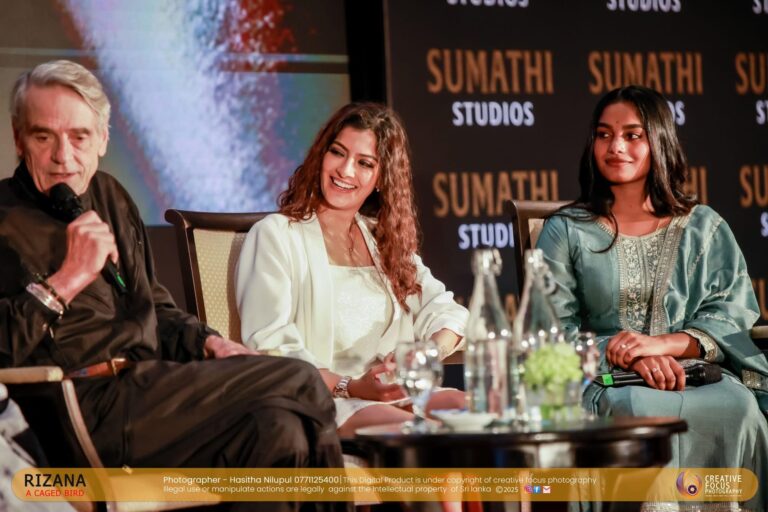 హాలీవుడ్‌లో అడుగుపెట్టిన వరలక్ష్మి శరత్‌కుమార్