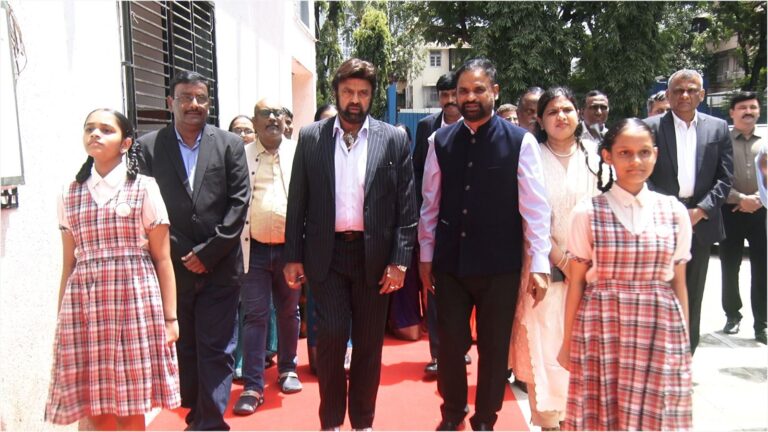 ఆంధ్ర ఎడ్యుకేషన్ సొసైటీ స్కూల్‌ను సందర్శించిన-బాలకృష్ణ