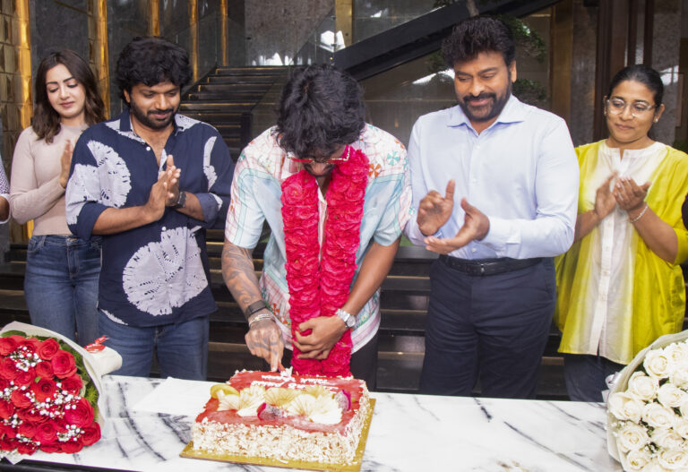 ‘మన శంకరవర ప్రసాద్ గారు’ సెట్స్‌లో  తిలక్ వర్మ