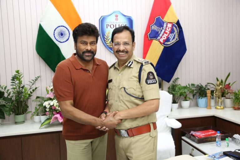 సజ్జనార్‌ను కలిసి శుభాకాంక్షలు తెలిపిన  చిరంజీవి